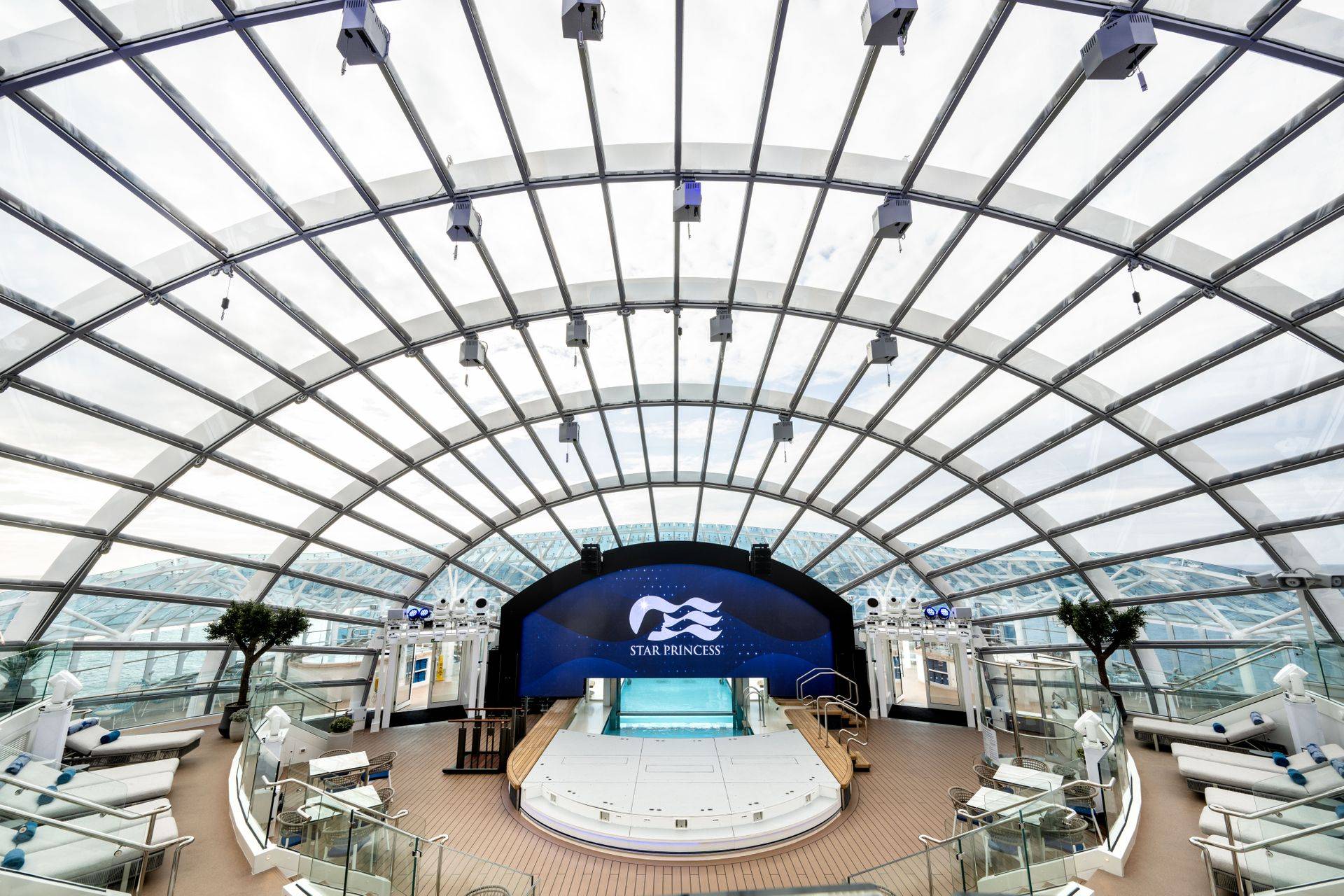 玻璃穹頂空中花園 The Dome